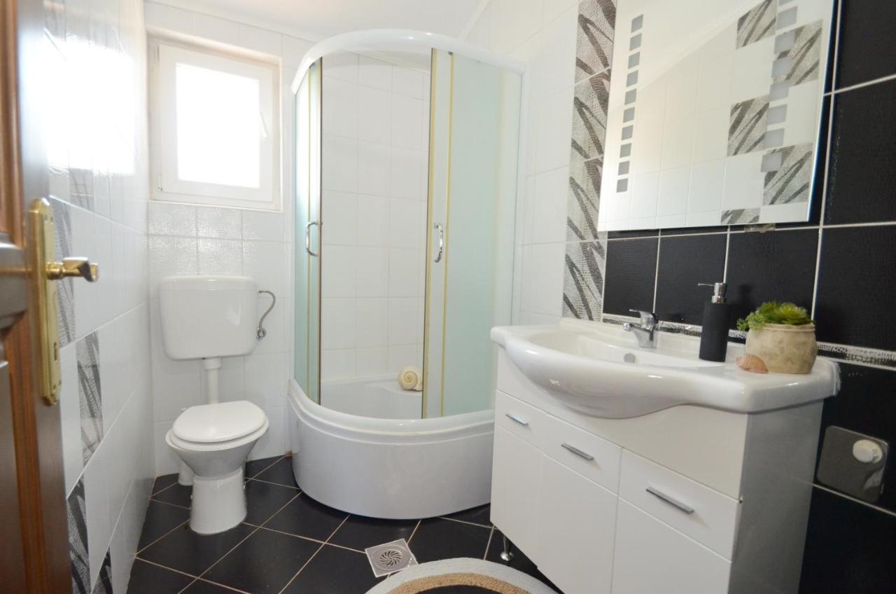 Stradioti Apartments Тиват Екстер'єр фото