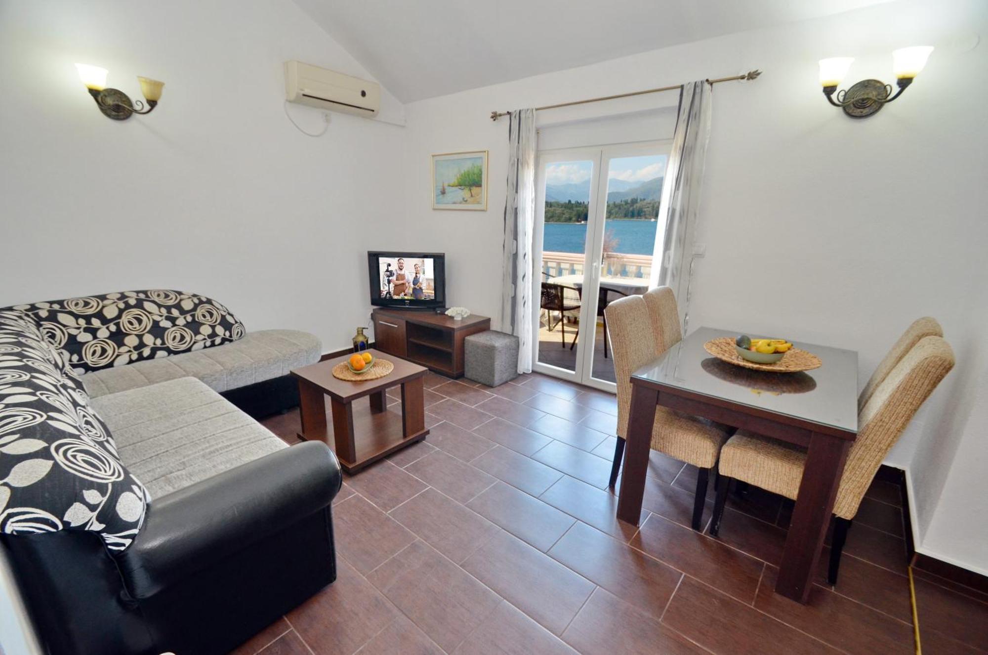 Stradioti Apartments Тиват Екстер'єр фото